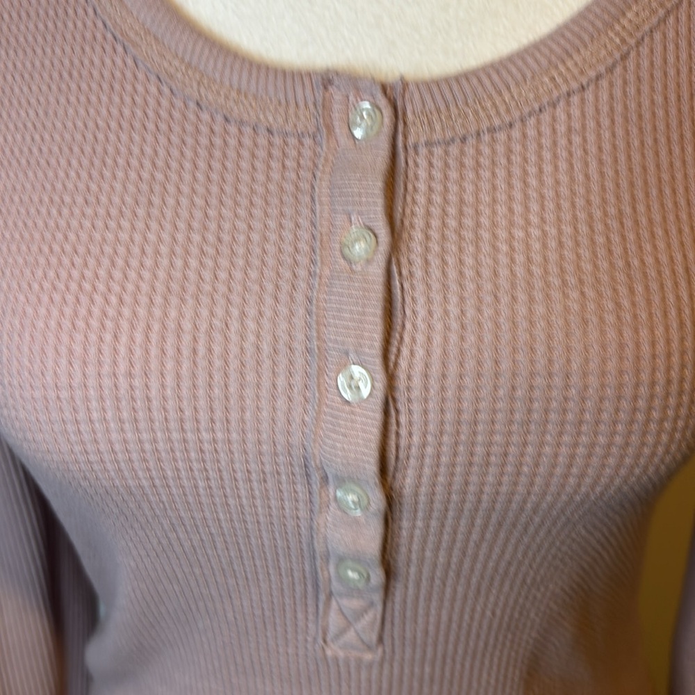 Abercrombie & Fitch pale pink thermal top - Picture 2 of 5